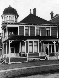 Roedde House 1415 Barclay Street Jan 1957 Vanarchives 600x800 1